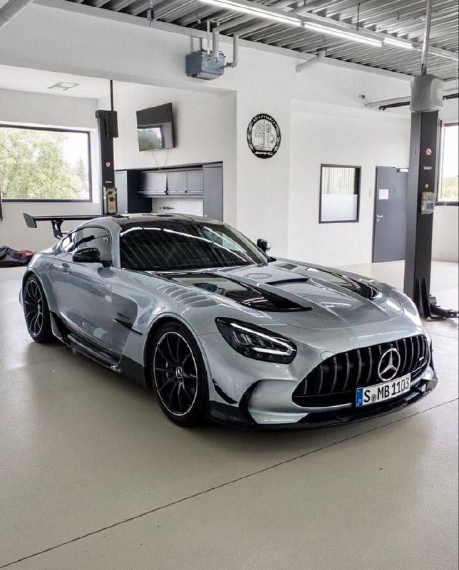 Mercedes Benz 2