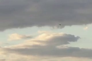 תצפית נדירה מאוד של סוחוי S-70 Okhotnik-B כלי טיס בלתי מאויש חמקני כבד (UCAV) אי שם מעל רוסיה.