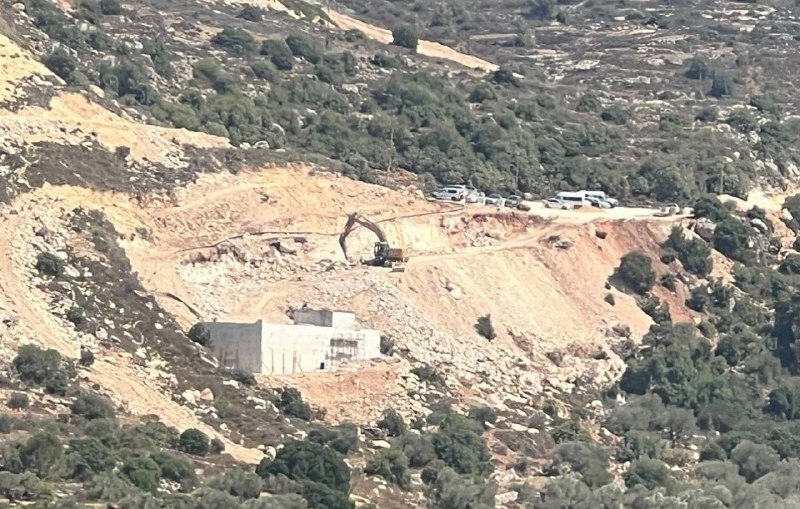 דחפורי הכיבוש מרחיבים את ההתנחלות "עלייה" ליד הכפר אל-לבן אל-שרקייה, מדרום לשכם.