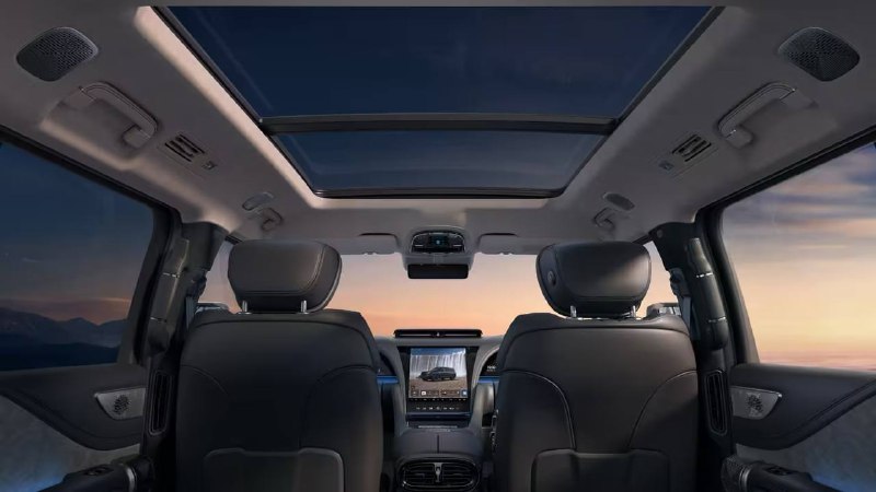 BYD показала обновлённый Yangwang U8 — один из самых дорогих китайских авто. Стартовая цена — около  2