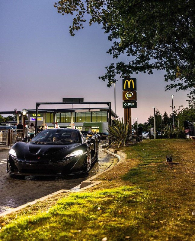 LaFerrari Aperta x 918 Spyder 4