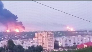 מל"טים אוקראינים פגעו בן לילה בבית זיקוק נפט Syzran באזור סמארה ברוסיה, והציתו שריפה, עם תקיפה מקבילה שפגעה…