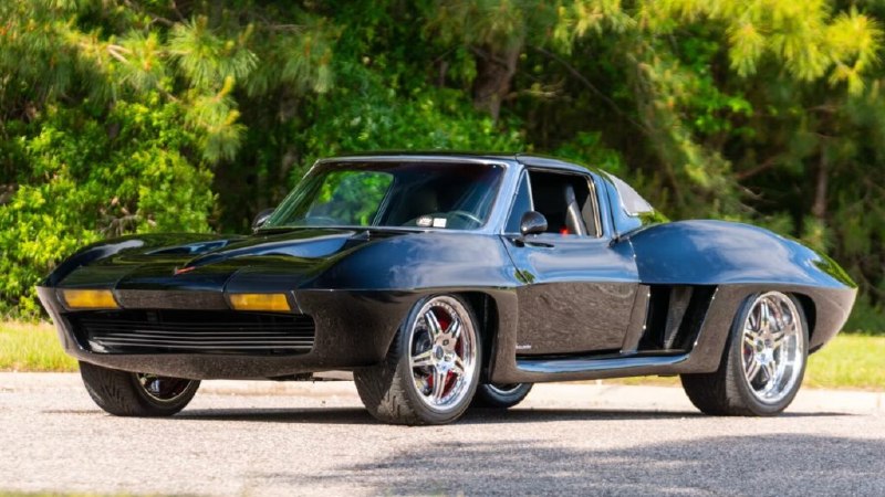 В мире ретро-автомобилей появилась новая звезда – Corvette 1963 года с революцио