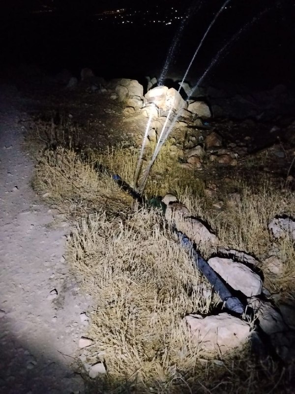 מתנחלים מחבלים בקו המים המספק את אזורי ירזה וראס אל-אחמר, מזרחית לטובאס.