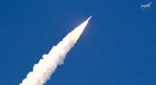 Участники миссии «Артемида-2» отправились к Луне, трансляцию пуска ракеты-носителя с кораблем «Орион» в США ведет NASA.В миссии участвуют четверо астронавтов: американцы Рид Уайсмен, Виктор Гловер и Кристина Кох, а также канадец Джереми Хансен. Вместе они 