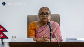 🇳🇵После протестов в Непале страну впервые возглавила женщина. За ее кандидатуру голосовали через Discord. Рассказываем, что известно о Сушиле Карки73-летняя Карки известна как независимая фигура, выступавшая за антикоррупционные реформы. С 2009 по 2017 год