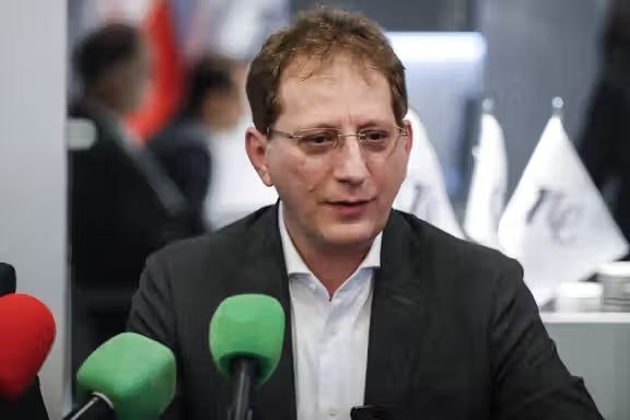 ‼ בבאק זנג'אני: צעירים צריכים לשים את הלב בעבודה ולהתאמץ וזה לא עבודה להגיד לא. מה היה לי? הגעתי לכאן עם עב…