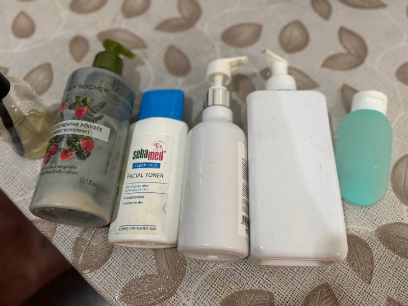 Пустые бутылочки с дозатором и баночка от диффузора