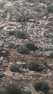 לאחר שתקפו חקלאים, מתנחלים הורסים טרקטור חקלאי בעיירה אימאטין, מזרחית לקלקיליה.