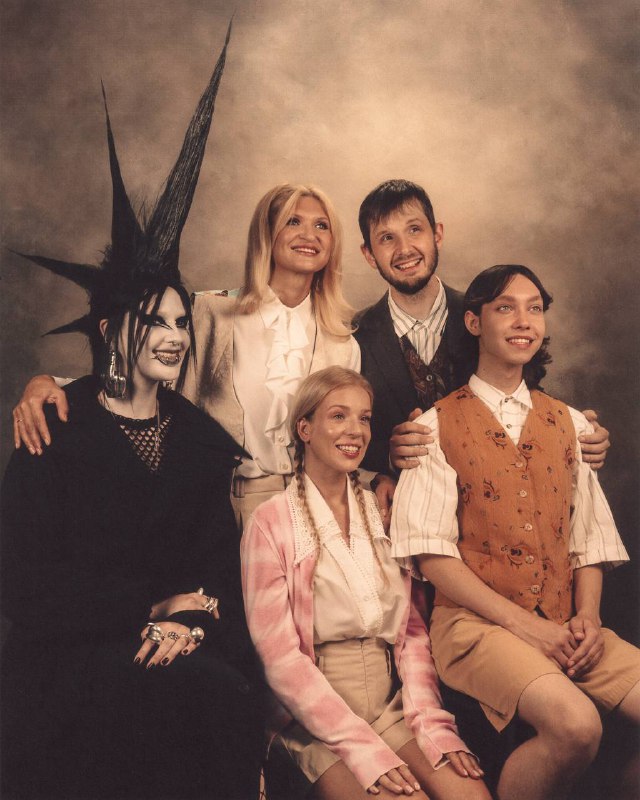 BLACK SHEEPЭтот проект об очень простых, но важных вещах. Он про индивидуальность, смелость быть собой и умение принимать людей такими, какие они есть. Ведь даже самый отталкивающий или “непонятный” на вид человек может оказаться воплощением доброты, любви и отзывчивости. Счастлив тот, кто принят таким, какой он есть.art direction & photo @kamillahanapovamuah @glashagurianovahair @tueva.mariamodel & style  @salavat_kypereproduction  @annagrom23BLACK SHEEPЭтот проект об очень простых, но важных вещах. Он про индивидуальность, смелость быть собой и умение принимать людей такими, какие они есть. Ведь даже самый отталкивающий или “непонятный” на вид человек может оказаться воплощением доброты, любви и отзывчивости. Счастлив тот, кто принят таким, какой он есть.art direction & photo @kamillahanapovamuah @glashagurianovahair @tueva.mariamodel & style  @salavat_kypereproduction  @annagrom23