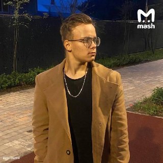 Студент, укравший электромопед у семьи Сергея Жукова, хотел найти его владельца — утверждает, что забрал бесхозный байк с улицы и планировал вернуть.В разговоре с Mash Максим Меркулов заявил, что в конце октября 2025 года увидел в чате любителей электротра