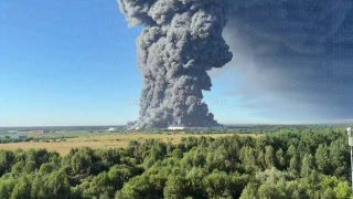 🌐 Массированный удар по складам WB, возможная отставка Сырского, арест очередного Z-блогера. Главное за 18 июля — коротко #водномпосте🔹 Восемь человек погибли, более 50 пострадали после ударов ВСУ по российским регионам. Атакованы нефтебаза и склады Wildbe