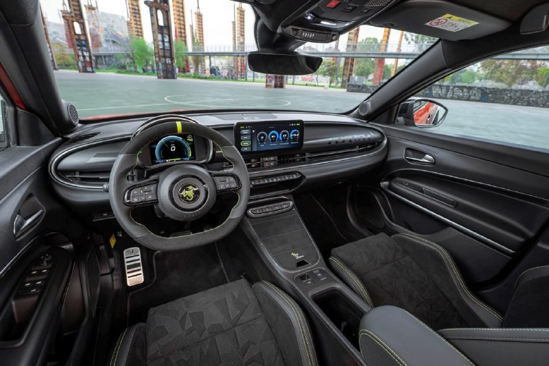 Abarth 600e обновился к 2026 году 4