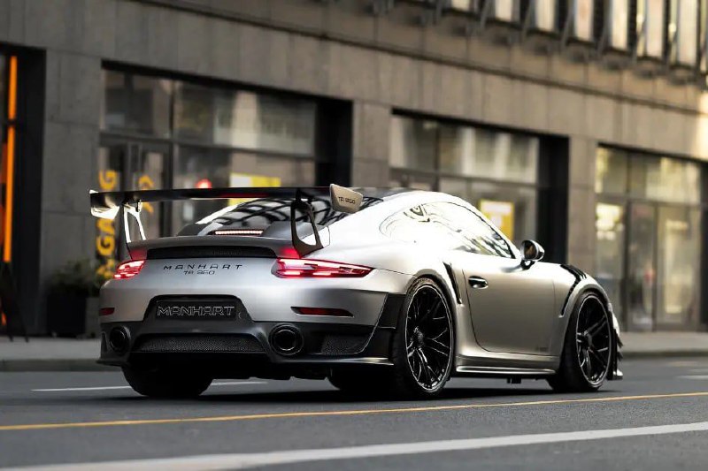 Ателье Manhart доработало купе Porsche 911 GT2 RS 3