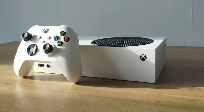 Продаю Xbox Series S (512)
