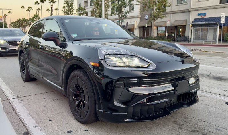 Porsche раскрыла характеристики батареи нового Cayenne Electric
