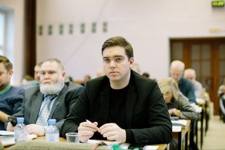Кандидат в Госдуму от «Яблока» Кирилл Румянцев рассказал, что ему начали поступать угрозы убийством и требования сняться с выборов.Он опубликовал переписку, в которой некий Игорь ему пишет: «Еще раз за „Единую Россию“ скажешь плохо я тебе голову сломаю ***