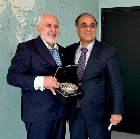 خبرگزاری بین المللی شفقنا: 🔴 دیدار سفیر پاکستان در تهران با ظریف🔹در دیدار سفیر پاکستان در تهران با محمدجواد ظریف وزیر امور خارجه پیشین کشورمان راهک
