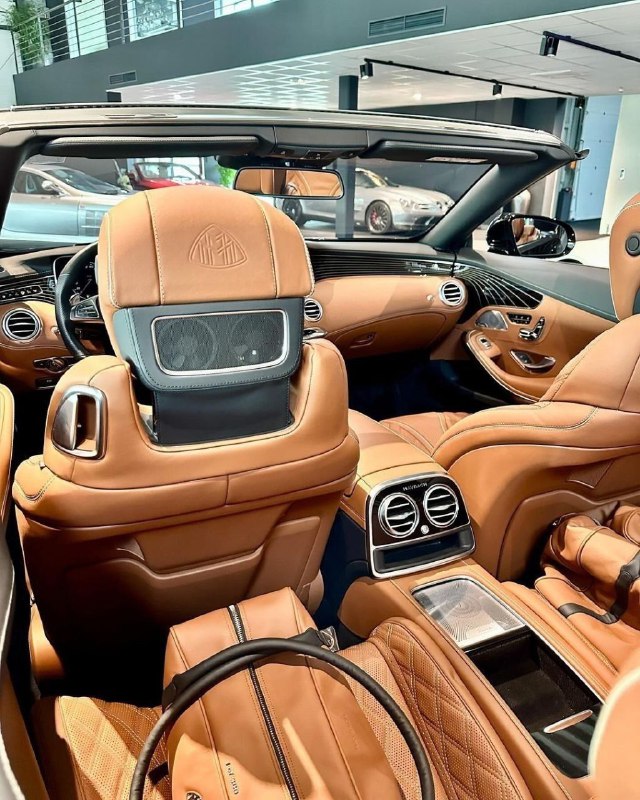 1 из 300 MAYBACH S650 Cabriolet 6.0-L V12 BITURBO 630 л.с. 6