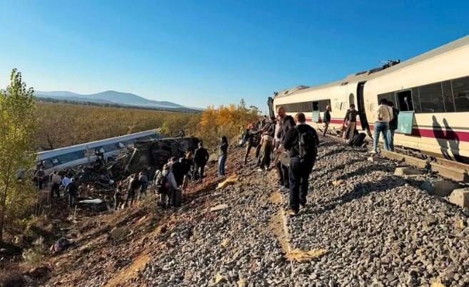 ‼ כבר יש לפחות 30 הרוגים בתאונת טולדו. מקורות מממשלת קסטיליה-לה מנצ'ה העלו זה עתה את מספר הקורבנות בהתנגשות…