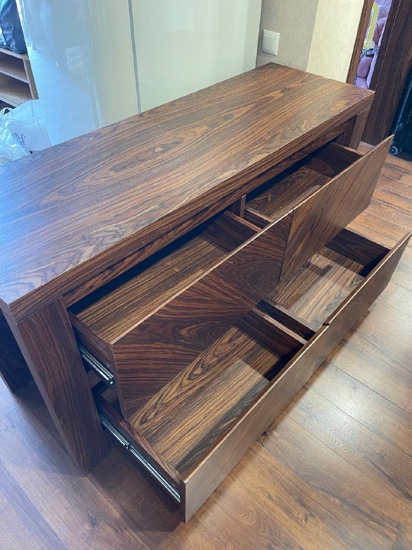Продам комод массивный тяжелый