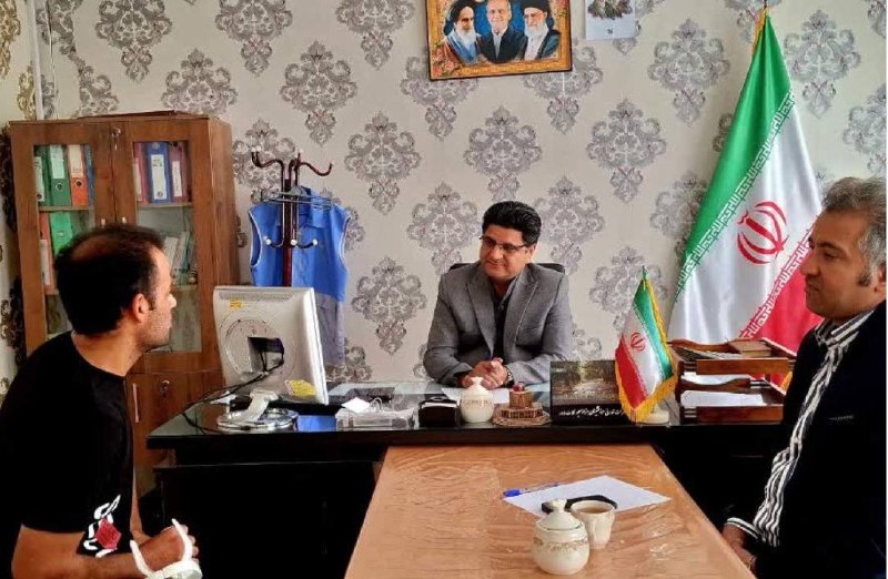 اخبار خراسان رضوی: 🔹پیگیری مطالبات مردم هزارمسجد با دستور فرماندار کلات🔸 در راستای تسهیل دسترسی شهروندان به مدیریت ارشد شهرستان کلات، شصتو