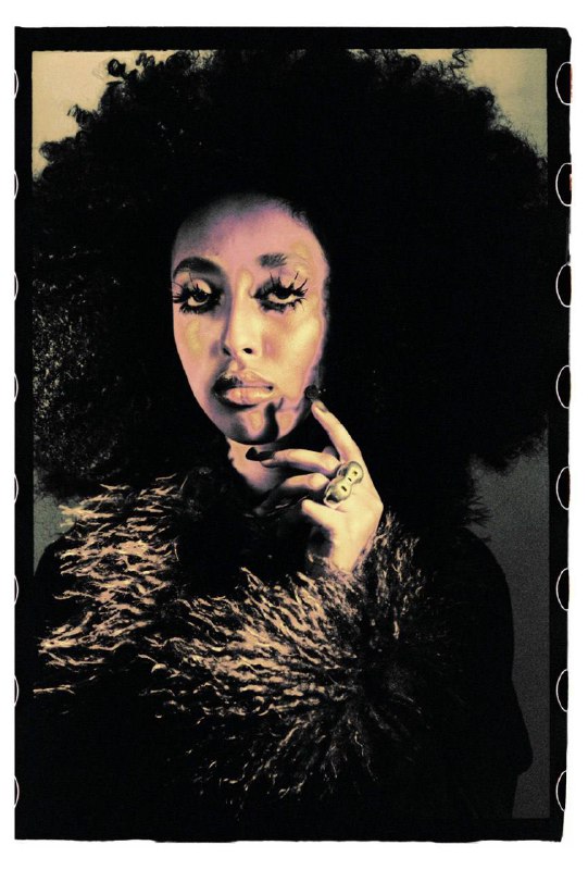 Кадры от Дарьи на пленку Ильи Новикова – топ-гафера фотостудии «Cтанция» К сожалению, их проявили с браком, так что на эту съемку можно посмотреть по-разному, как никто не ожидал 😅Кадры от Дарьи на пленку Ильи Новикова – топ-гафера фотостудии «Cтанция» К сожалению, их проявили с браком, так что на эту съемку можно посмотреть по-разному, как никто не ожидал 😅