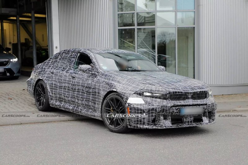 Обновлённую BMW M5 уже тестируют — седан и универсал засветились на испытаниях с