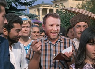 В Иркутске местный житель украл у женщины три миллиона рублей, которые она собиралась перевести мошенникам.Мошенники убедили 37-летнюю жительницу Иркутска, что её сбережения находятся в опасности, и предложили их «сохранить». Шесть миллионов рублей она усп