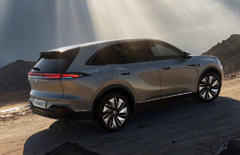 Buick показал интерьер нового кроссовера Electra E7 3