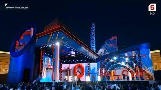 На сцене "Алых парусов" Ваня Дмитриенко презентовал новую песню, написанную совместно с Бастой. Её уже ознаменовали негласным гимном главного праздника питерских выпускников. (Неофициальный ИИшный клип тоже имеется).😎 Телегу замедляют. Спокойствие, всё пре
