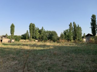 Uchastka yer sotiladi 23 sotik uyi bn sotiladi