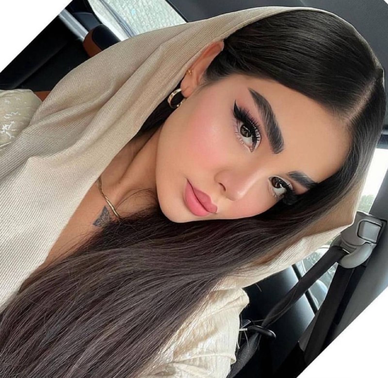 استوری اینستاگرام: هعی جرر دادین همه پیام میدین چطوری تونستی با ۲۲ سال هم خونه و ماشین خودتو داشته باشی هم کار و درآمد میلیاردی😩 والا راستش