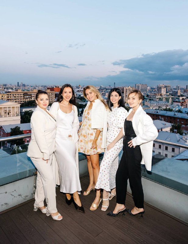 На презентации летнего номера Sector Luxe с обложкой нашего проекта Снегири Эко Для всей нашей команды Rubleva Design Architecture - это невероятно... - изображение 2 - презентации, летнего, номера