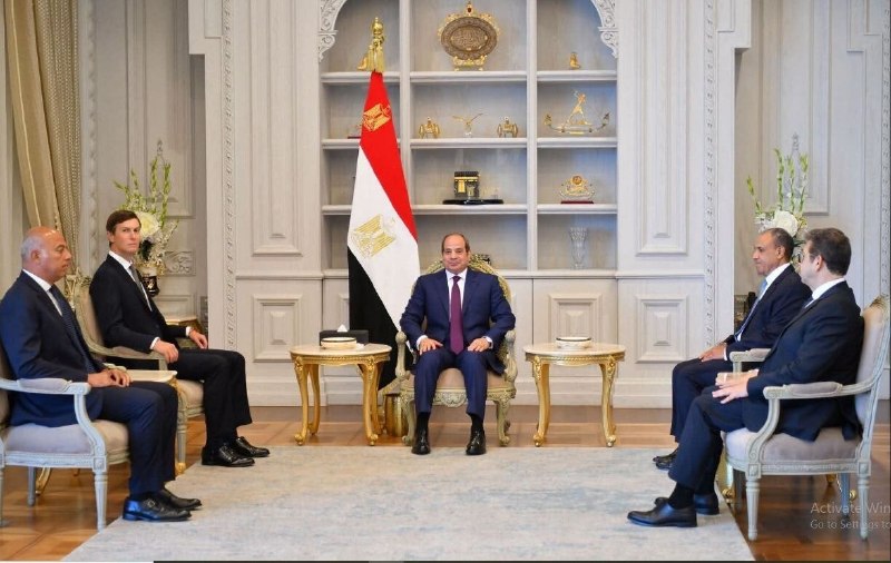 نسیم‌ آنلاین: تأکید السیسی بر پایبندی همه طرف‌ها به توقف جنگ در غزه🔹عبدالفتاح السیسی، رئیس‌جمهور مصر در دیدار با فرستاده و داماد دونال