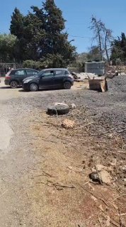 מתנחלים מסתערים על סביבת ביתו של הפלסטיני מוחמד אל-עוביאת באזור המזרחי של הכפר אום צפא, מצפון-מערב לרמאללה.