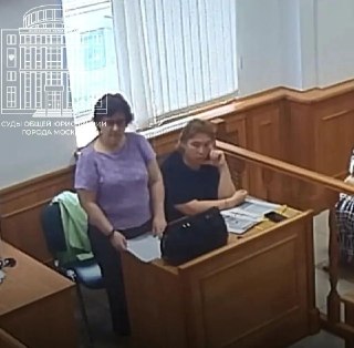 В Москве от ожогов умерла женщина, которая во время визита судебных приставов подожгла квартиру, ранее проданную под влиянием мошенников, сообщили ТАСС в оперативных службах.Москвичке Наталье Ивановой было 68 лет. По данным журналистов, осенью 2022 года он