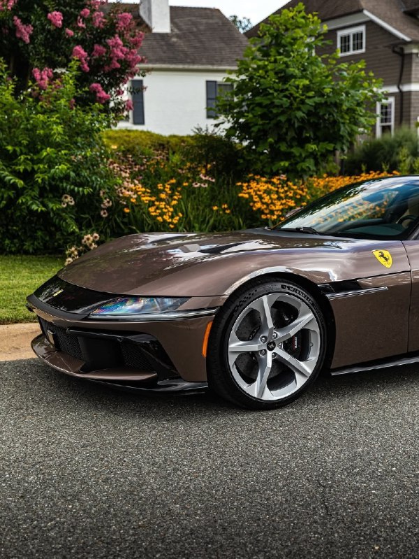 Ferrari 12Cilindri 8