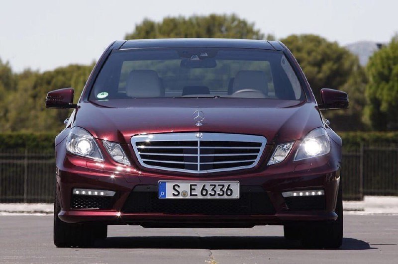 Mercedes-Benz E 63 AMG (W212) 1