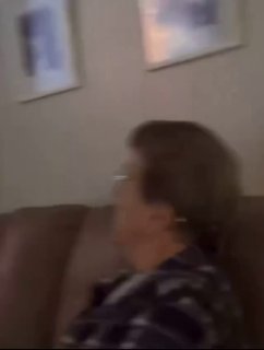 כשסבתא לא מבינה מה זה בינה מלאכותית ואתה יוצר איתה קטע סרט