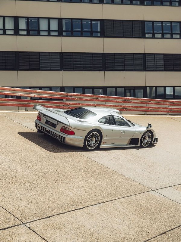 Hypercar from another world: 1998 Mercedes-Benz CLK GTR 6.9-L V12 4