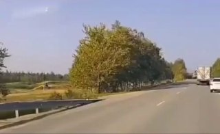 🇷🇺️ - Mi-8 של כוחות התעופה והחלל הרוסיים (VKS) התנגש במשאית במחוז סחלין.