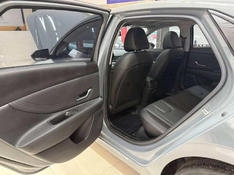 Hyundai Elantra 2022 фото 10