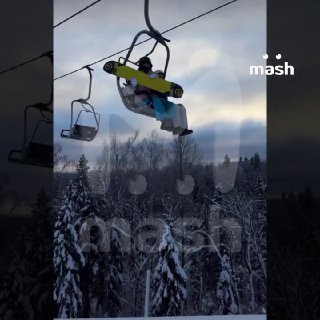 Туристка получила закрытый перелом лучевой кости после прыжка с подъемника в Подмосковье — после приземления в сугроб ей потребовалась медицинская помощь.По нашей информации, 22-летняя Светлана из Рязани приехала в Степаново с подружкой. Отдых складывался 