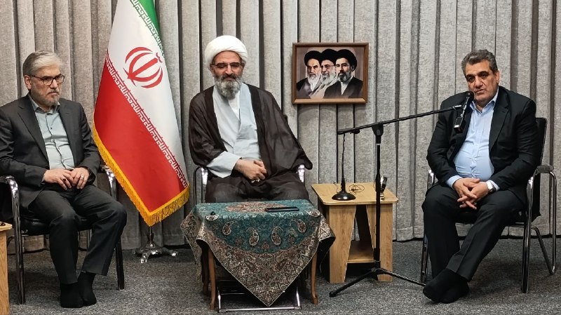 شبکه اطلاعرسانی مرآت: دیدار وزیر علوم با نماینده ولی فقیه در استان سمنان📌وزیر علوم، تحقیقات و فناوری در جریان سفر به سمنان با حجتالاسلام وال