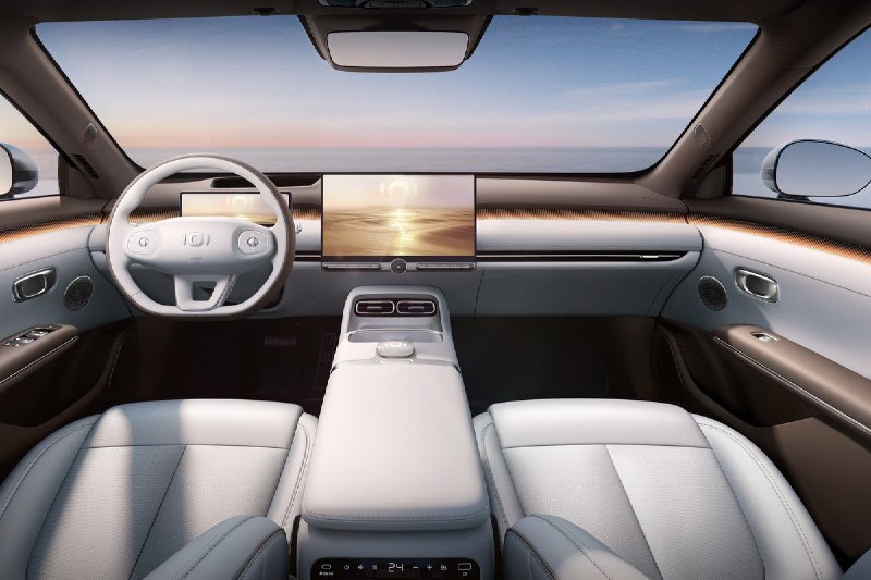 Changan раскрыл интерьер нового лифтбека Qiyuan A06 3