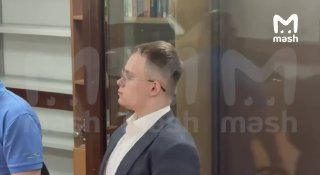 Студента, укравшего электромопед у семьи Сергея Жукова, приговорили к трём годам принудительных работ и удержании 10% зарплаты — его признали виновным в краже в крупном размере.Во время прений прокурор запросил для Максима Меркулова принудительные работы н