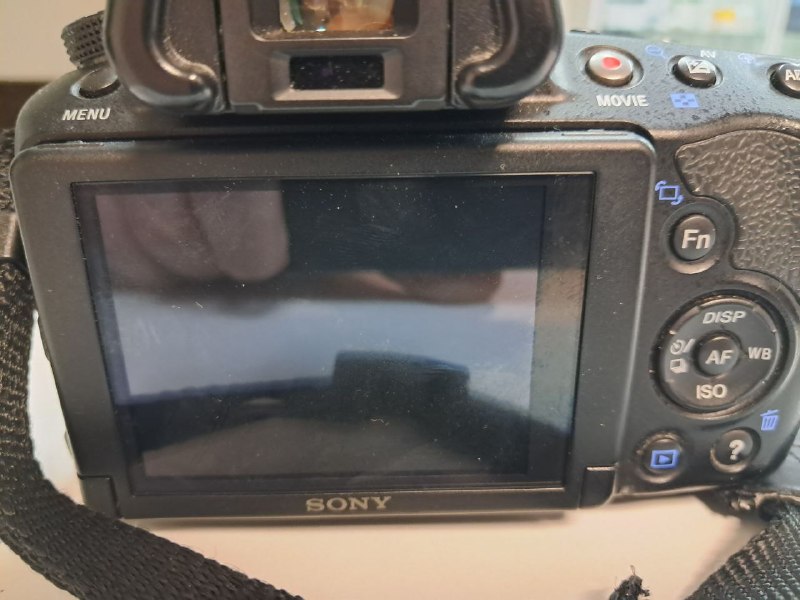Зеркальный фотоаппарат Sony A37 и объектив