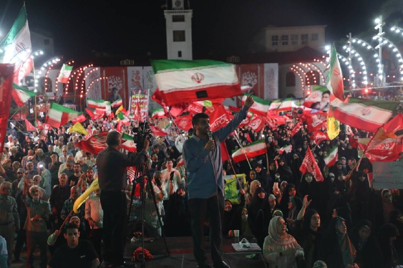 گیلان پرس: 🔺تصاویر دیدنی از قرار شبانه مردم رشت در خونخواهی امام امت۸ شهریور ۱۴۰۵#باید_برخاست#گیلان_پرس 🇮🇷 @Gilan_Press🔺تصاویر د