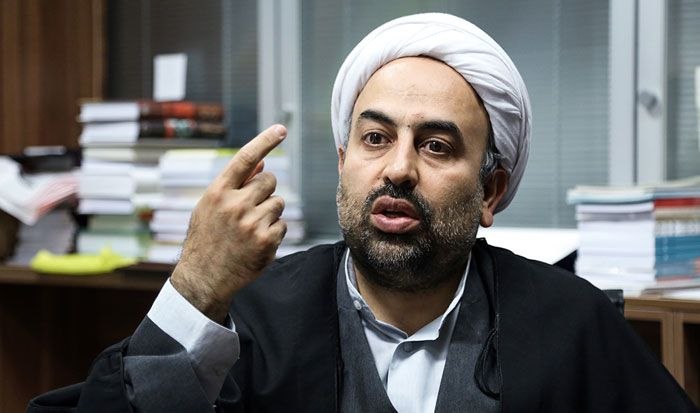 مجلهٔ خیمه: ماجرای عجیب توصیه پدر یک عالم 🔹محمد رضا زائری در یادداشتی که ماهنامه خیمه منتشر کرده نوشته است:به تعبیر رسول خدا فرمود:«